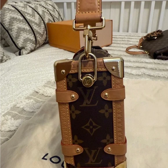 Louis Vuitton Side Trunk MM - Picture 4 of 9
